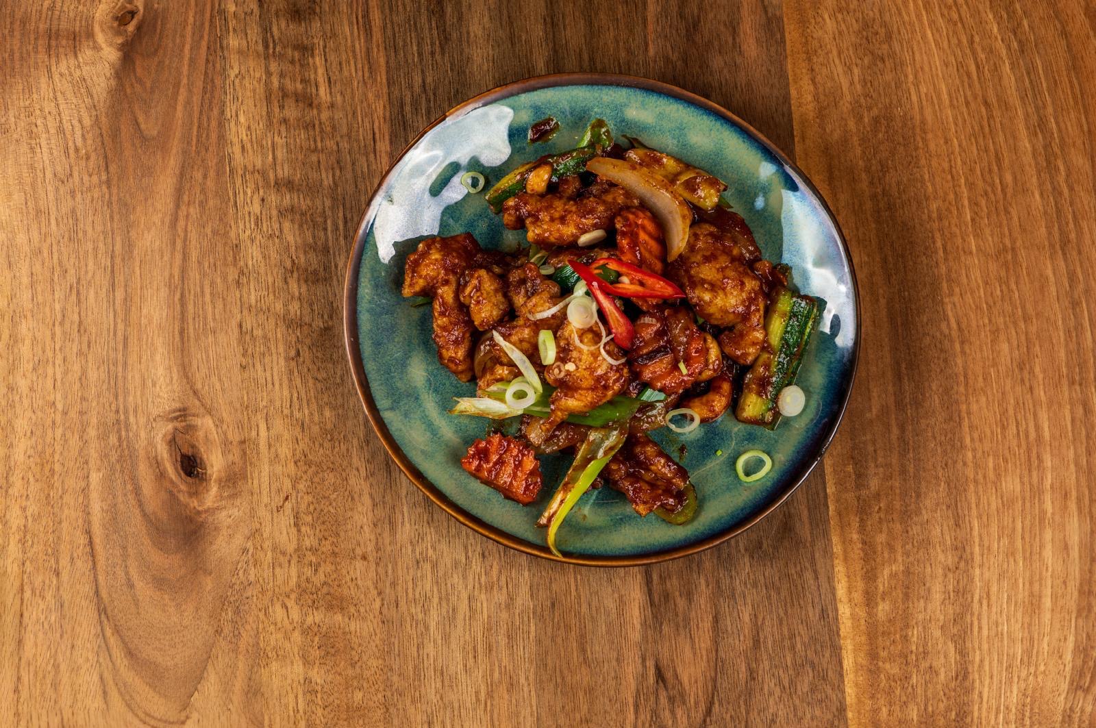 Chicken Pad Pik Pao · ผัดพริกเผาไก่