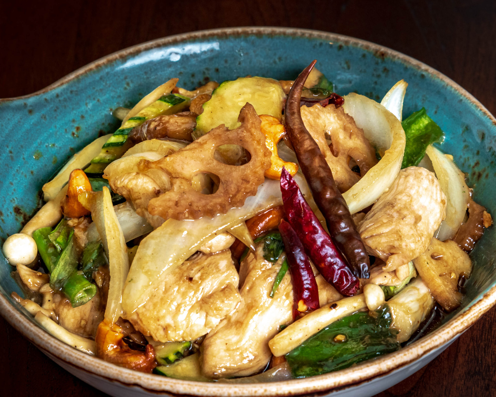 Pad Med Ma Moung · ผัดเม็ดมะม่วง