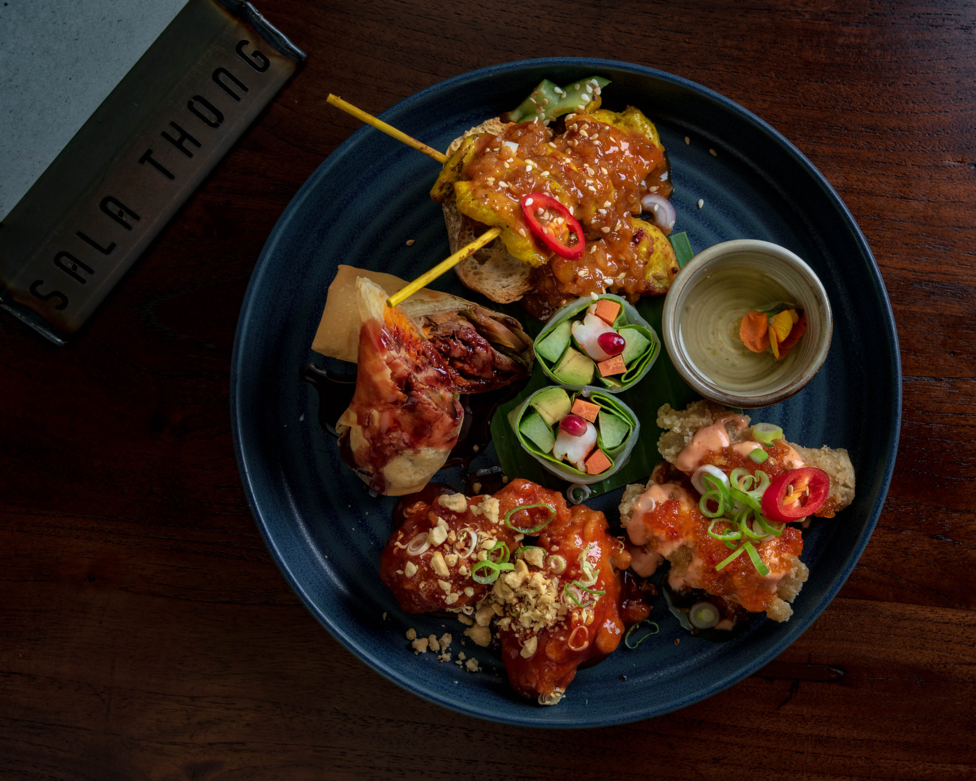 SalaThong Platter · จานรวมสละทอง